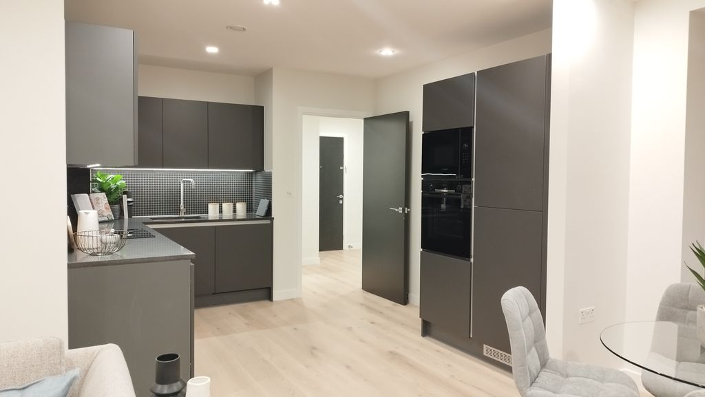 Property photo 2 of 20 Bedroom