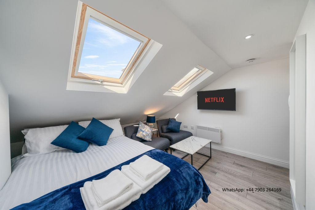 Property photo 1 of 16 Mitcham Road Sw17