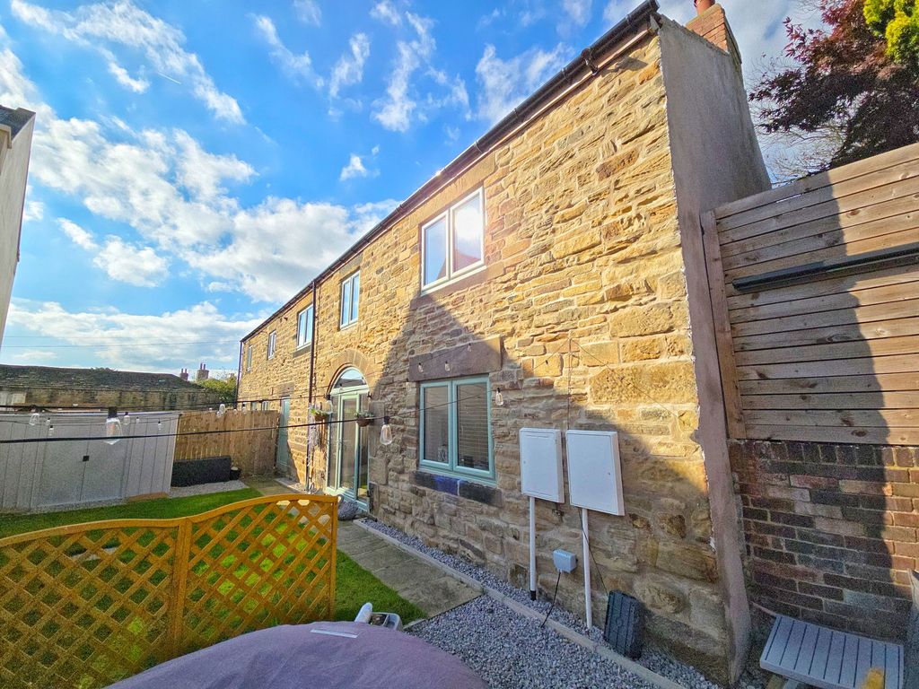 Property photo 3 of 24