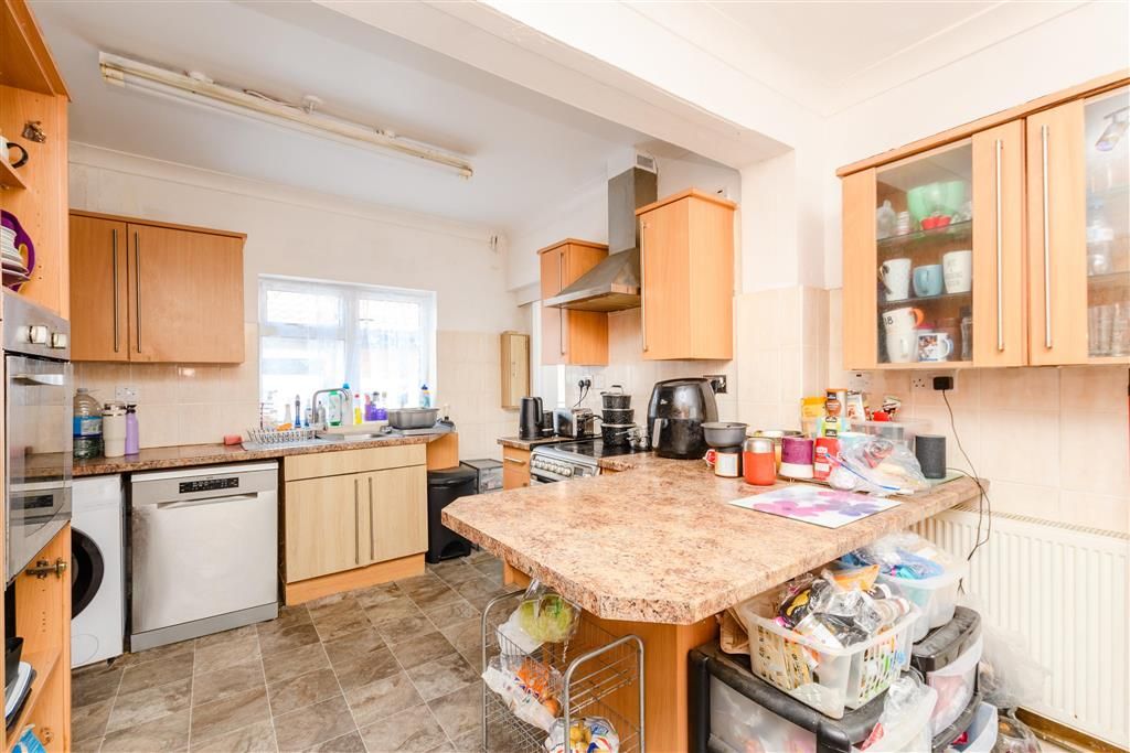 Property photo 2 of 12 Kitchen
