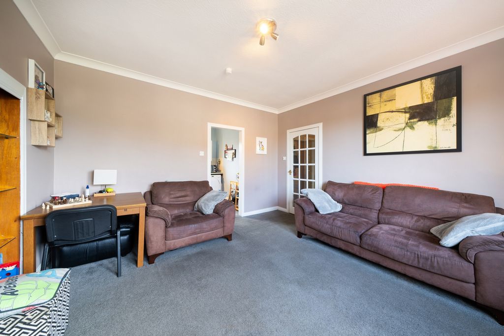 Property photo 3 of 18 Photo 9