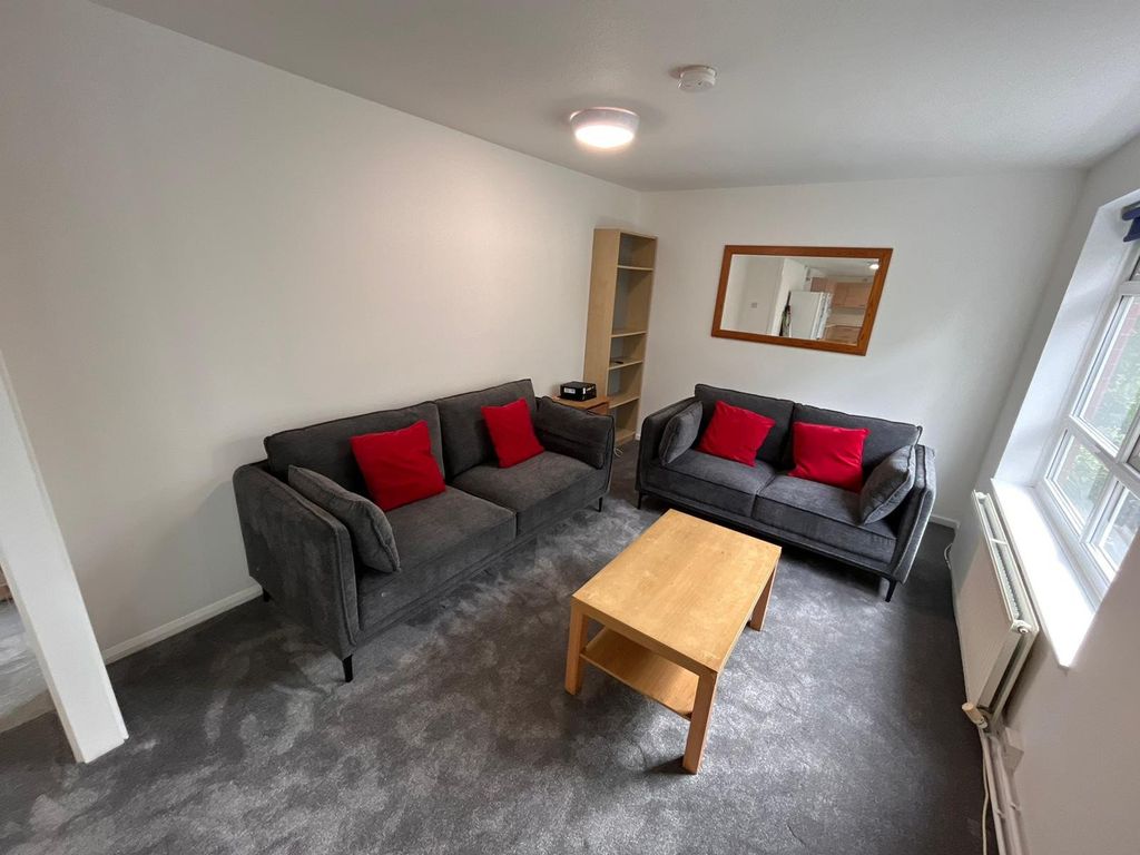 Property photo 2 of 13 Picture No. 04