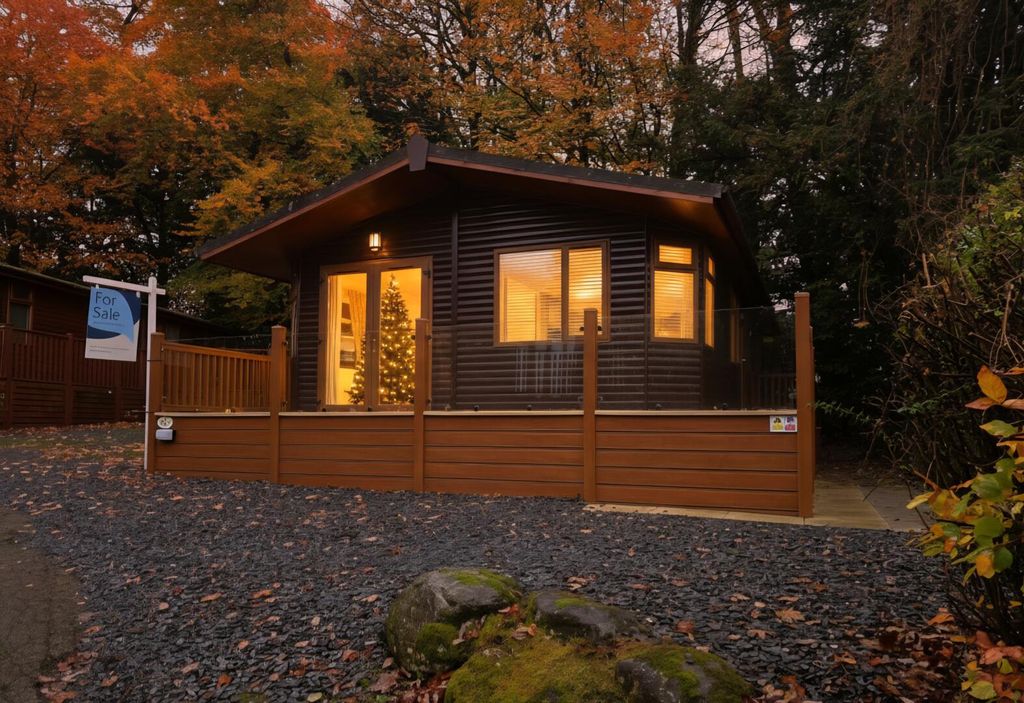 Property photo 1 of 8 Main Photo