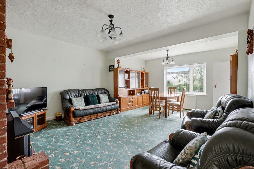 Property photo 3 of 17 4626947