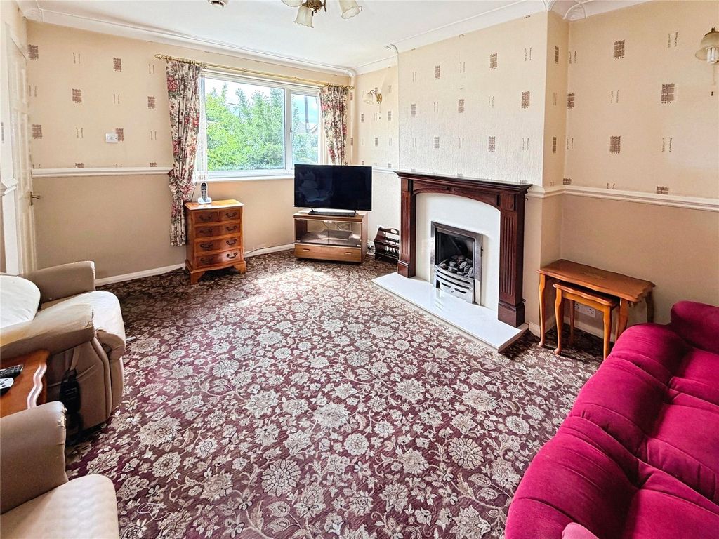 Property photo 3 of 10 Lounge