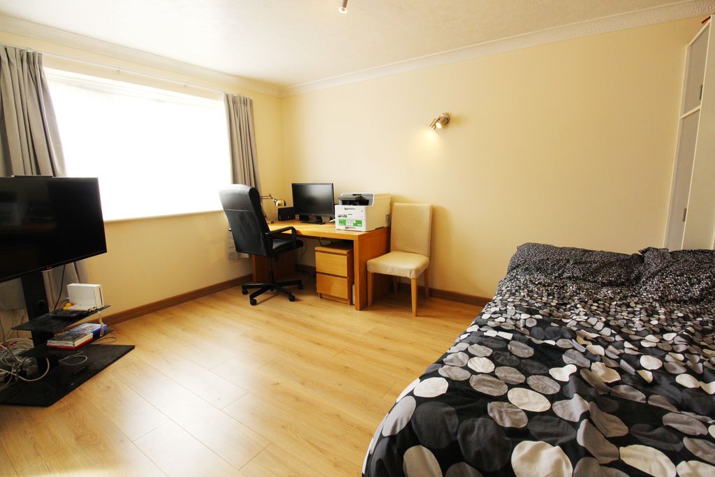 Property photo 2 of 5