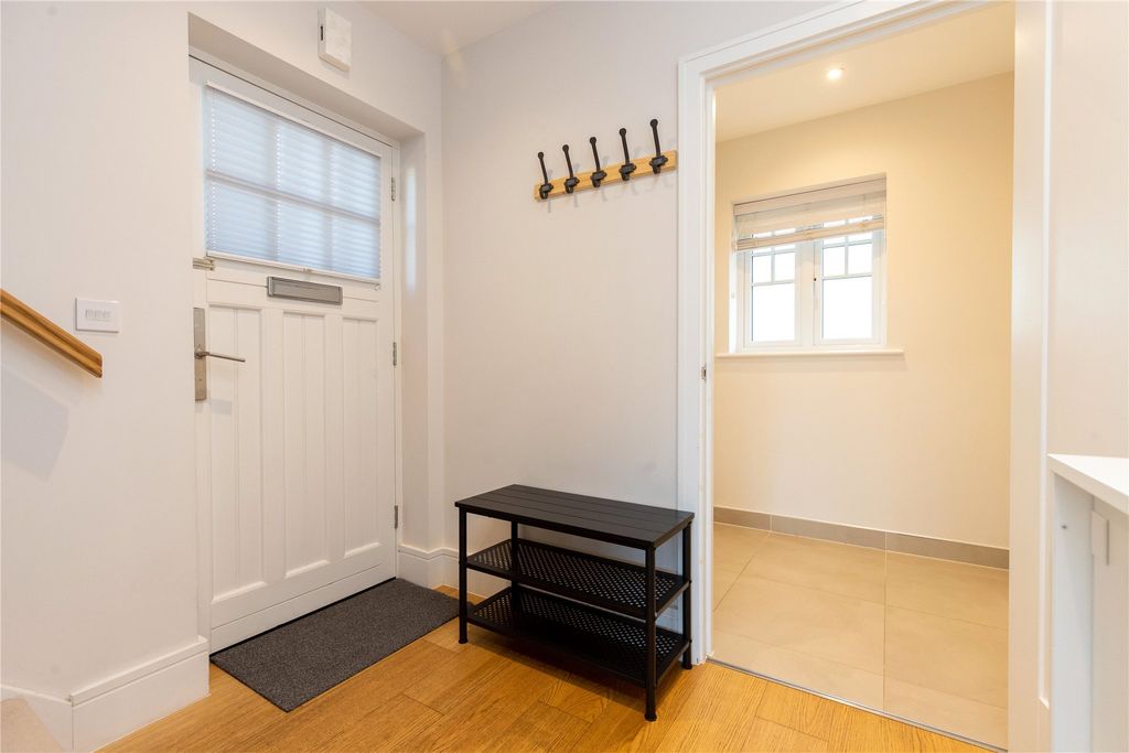 Property photo 2 of 13 Entrance Hall