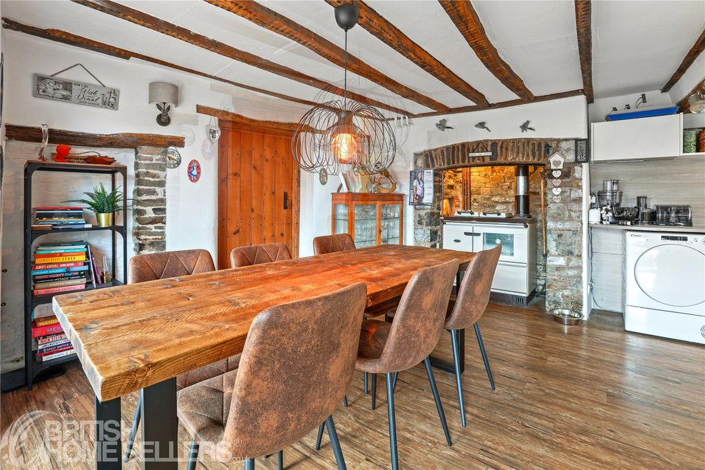 Property photo 3 of 21 Picture No. 04