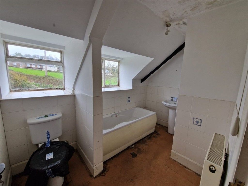 Property photo 3 of 18