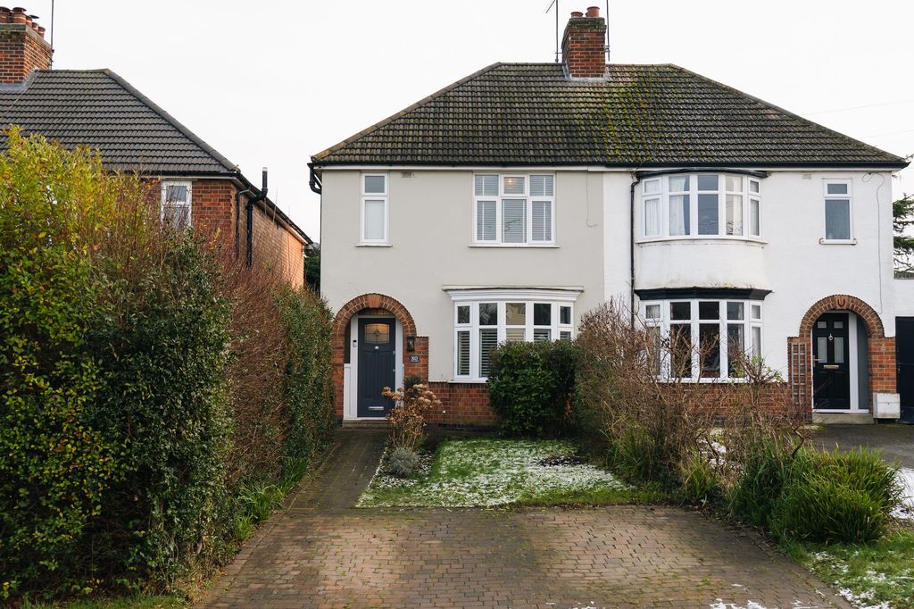 Property photo 1 of 32