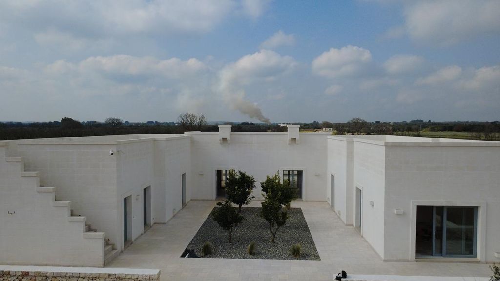 Property photo 3 of 45