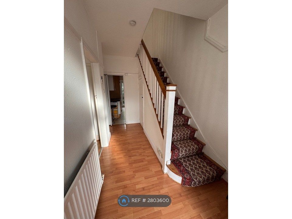 Property photo 2 of 23 Hallway