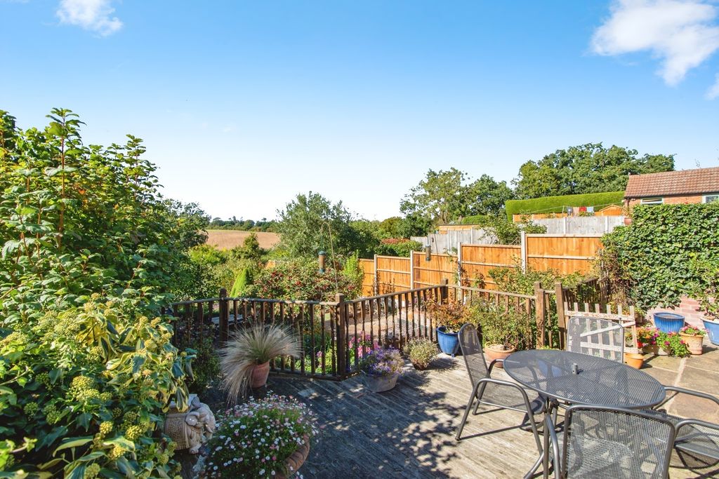 Property photo 3 of 17 Garden