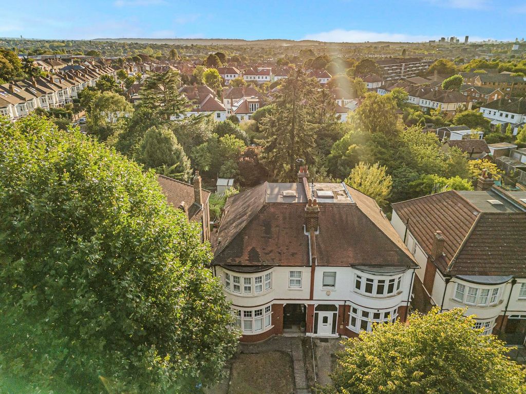Property photo 1 of 38 Picture No. 37