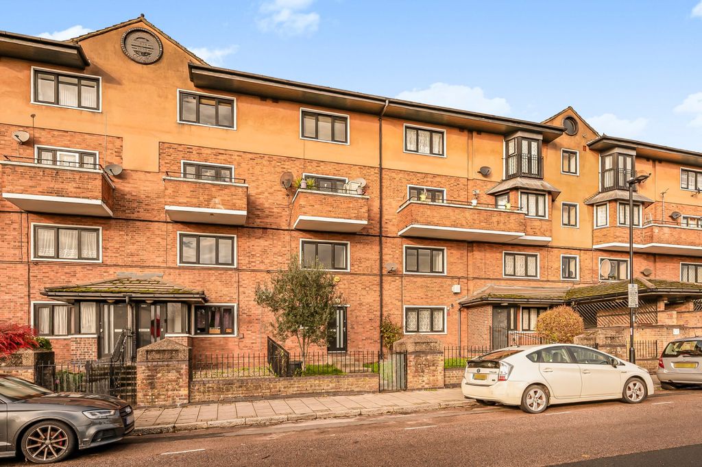 Property photo 1 of 16