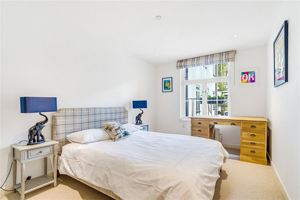 Property photo 3 of 26 Picture No. 02