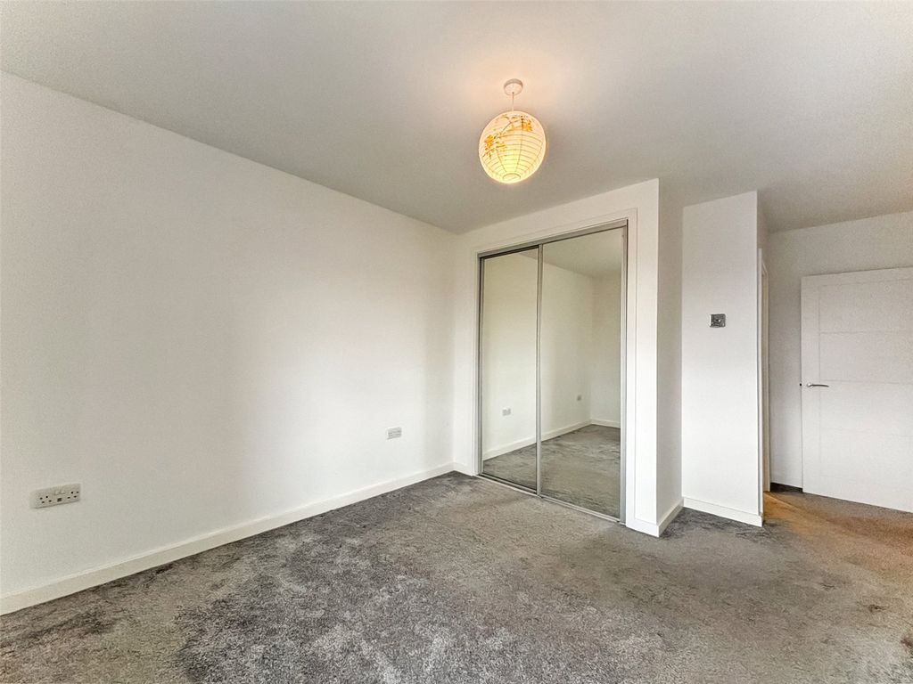 Property photo 3 of 9 Picture No. 21