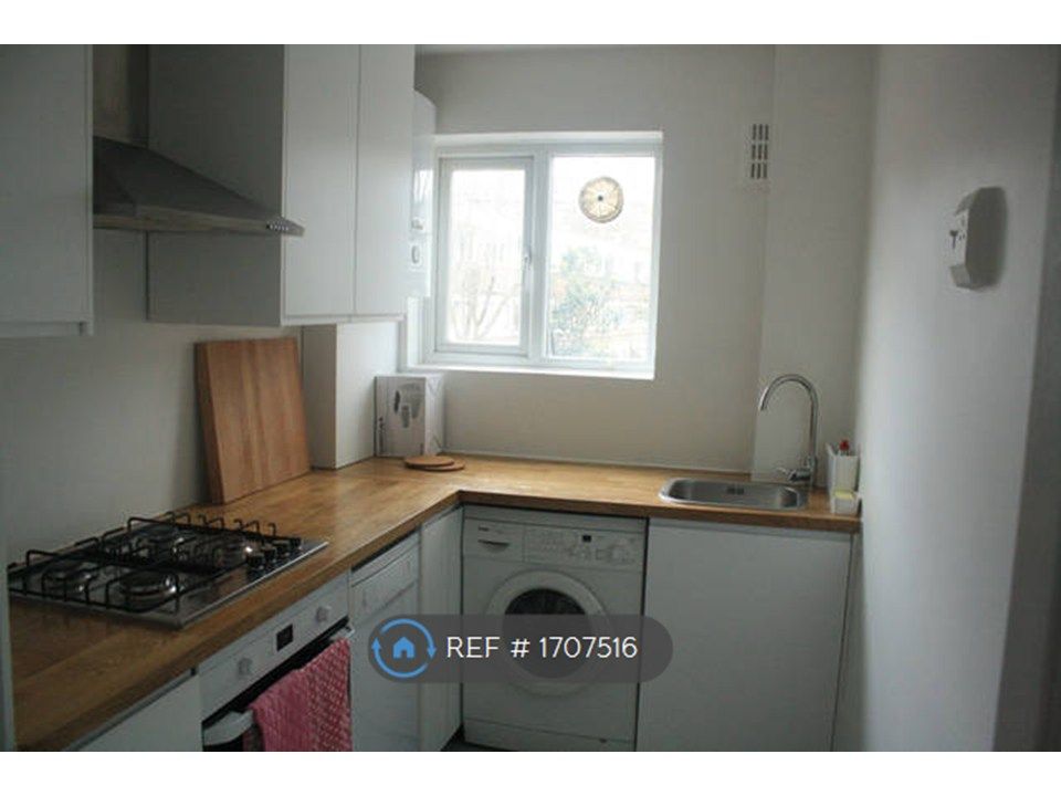 Property photo 3 of 12 Kitchen