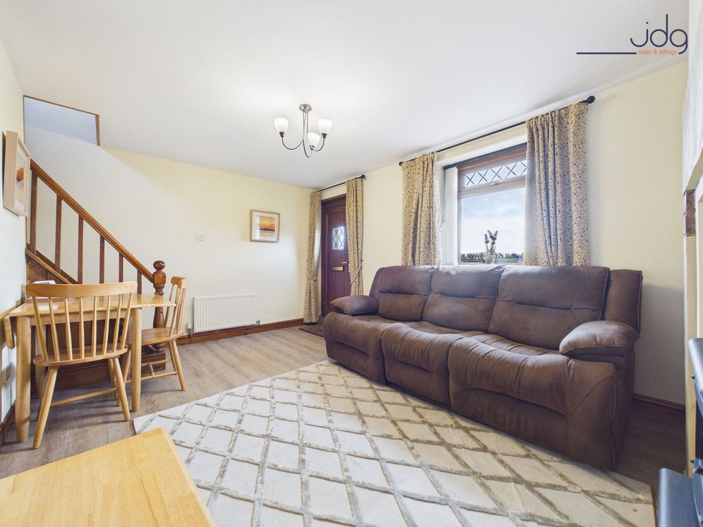 Property photo 3 of 18 Living Room