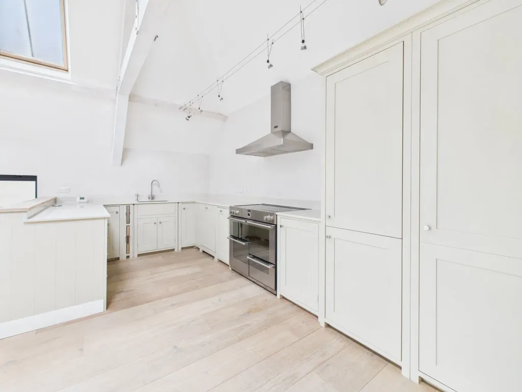 Property photo 3 of 16 Cam04938G0-Pr0271-Still018_1757162941792