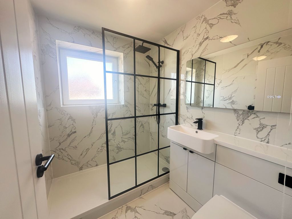 Property photo 2 of 20 Img-9402