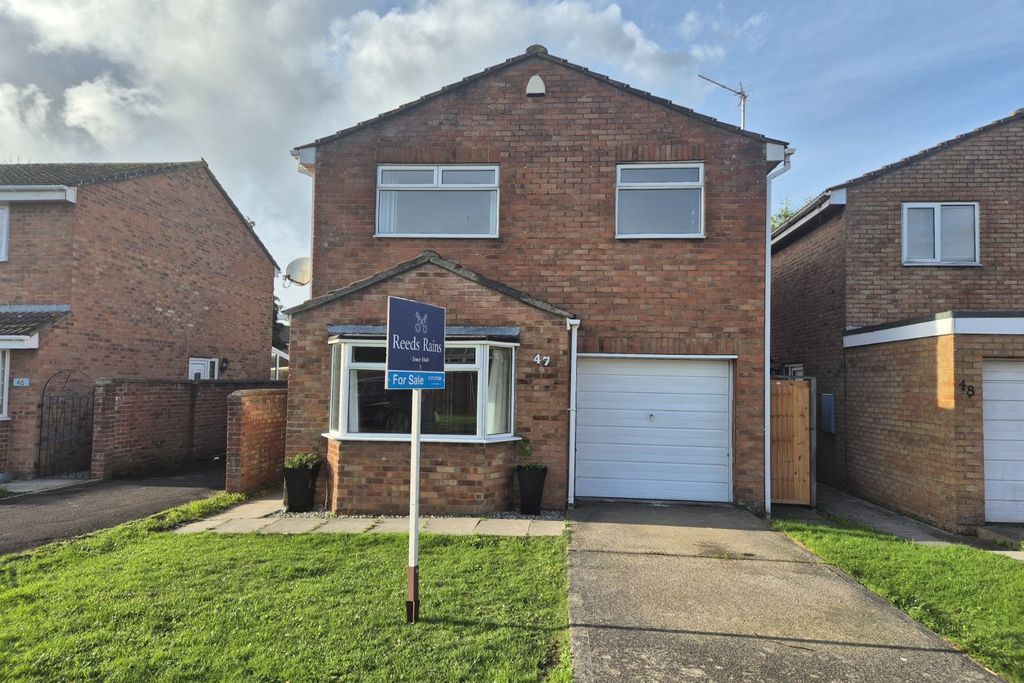 Property photo 1 of 19 Front