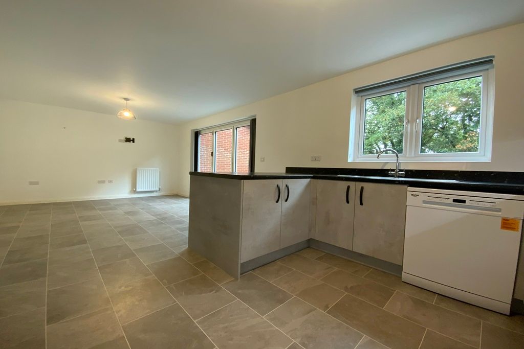 Property photo 3 of 37