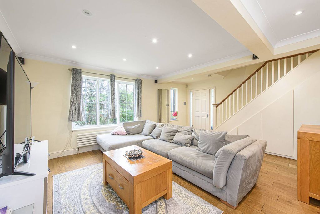 Property photo 2 of 12