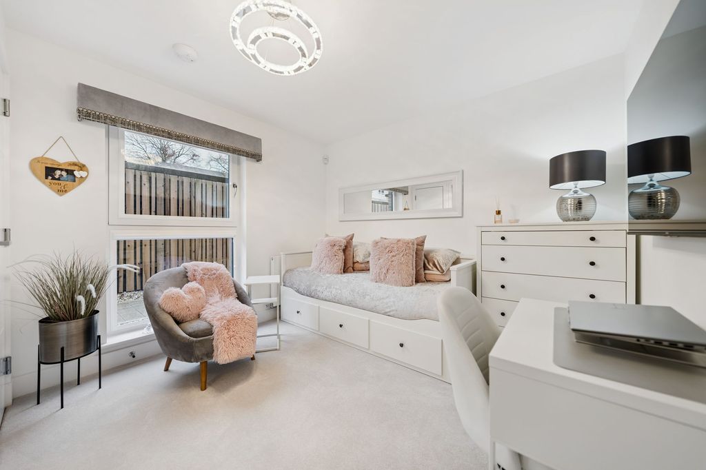 Additional image 14 of 2 bed flat for sale122 Festival Court, Main Door, Prince's Quay, Glasgow G51