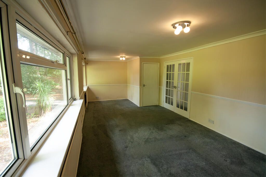 Property photo 3 of 6 Living Room