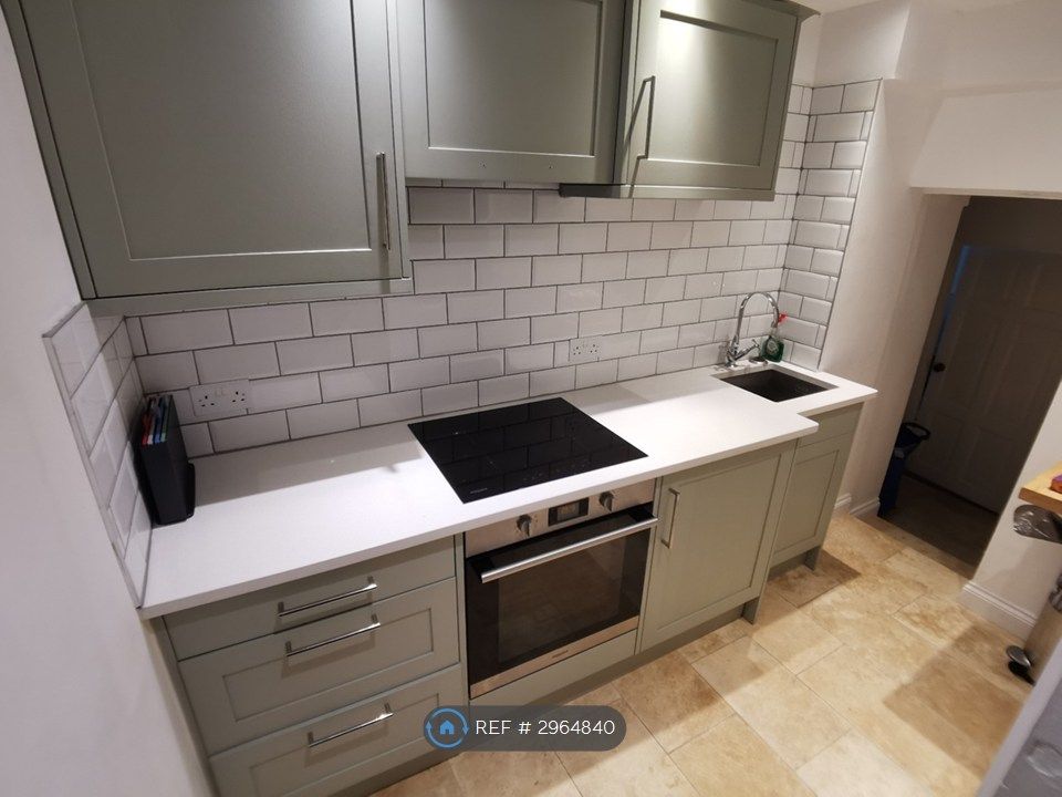 Property photo 3 of 11 Kitchen