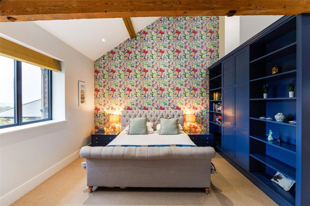 Additional image 25 of 6 bed detached house for saleMalders Lane, Maidenhead, Berkshire SL6