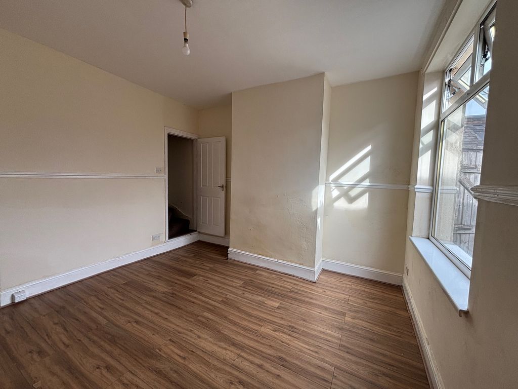 Property photo 3 of 18 Image