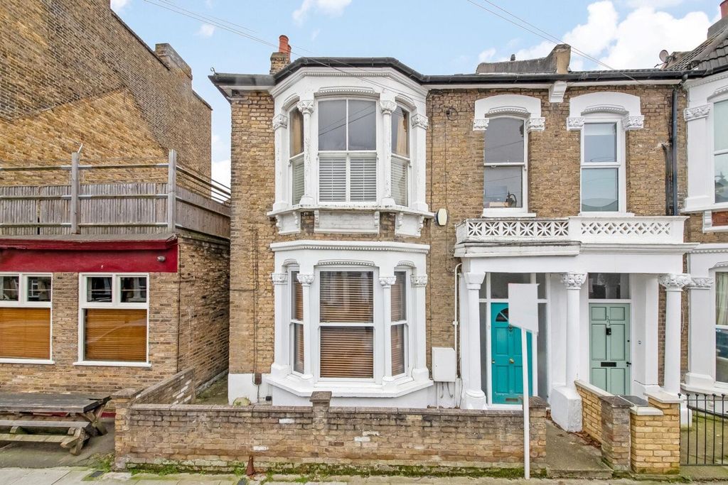 Property photo 2 of 8 3.Jpg