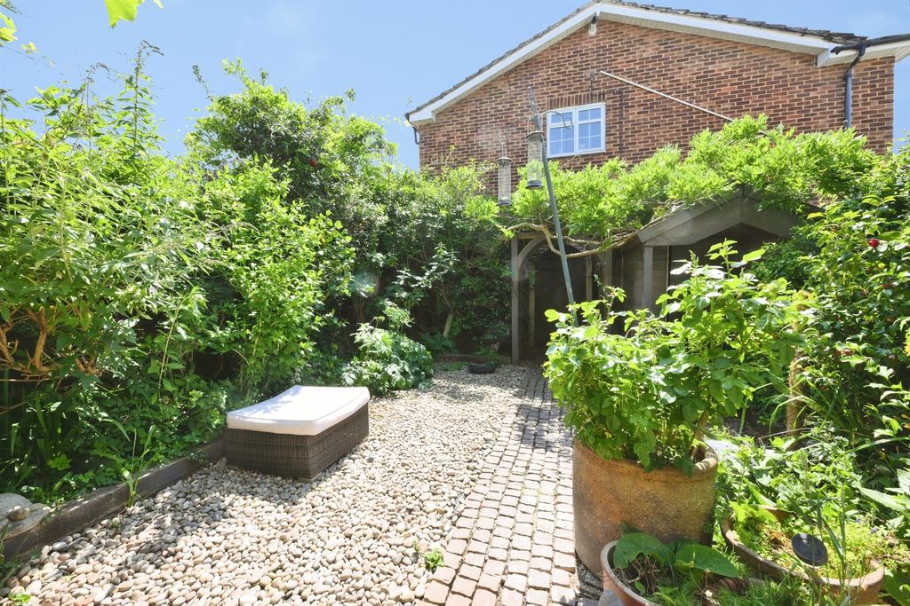 Property photo 3 of 16