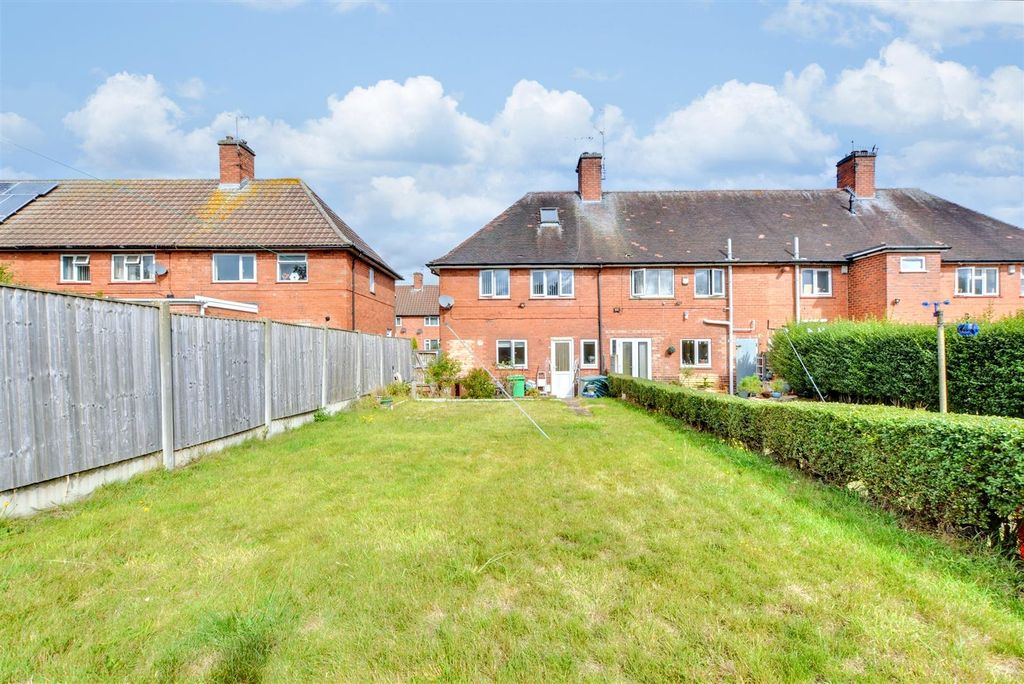 Property photo 3 of 15 Garden (1).Jpeg