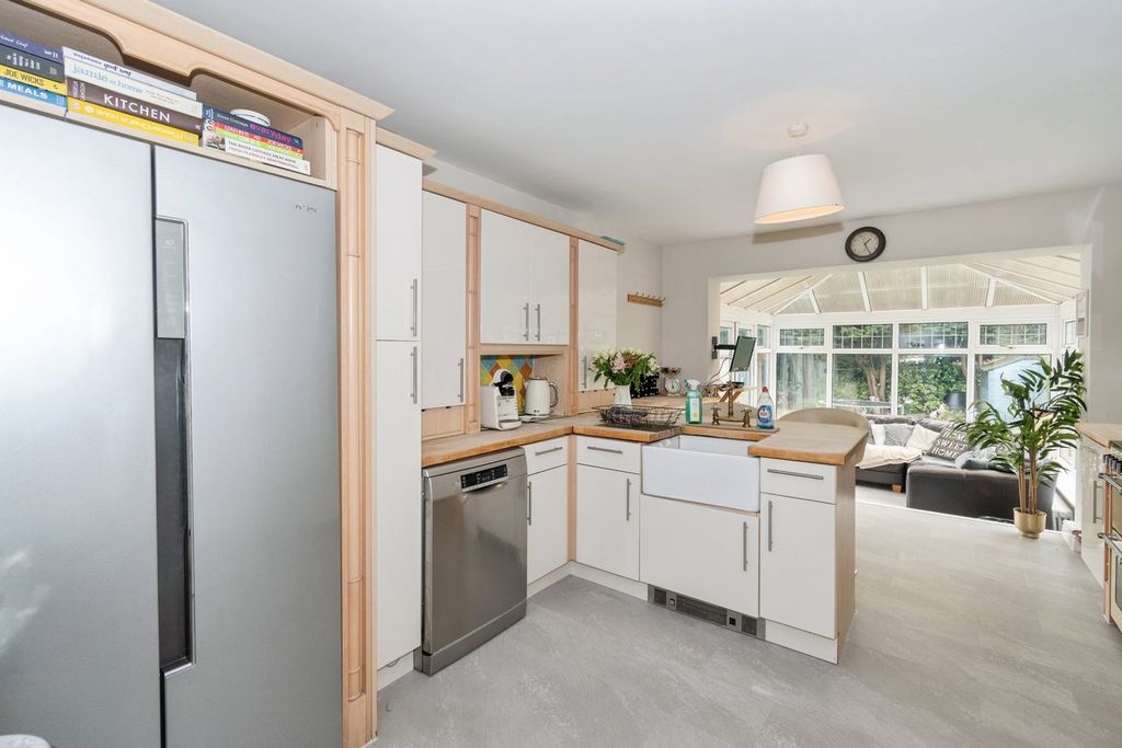 Additional image 5 of 5 bed detached house for saleAlexandra Road, Pudsey LS28