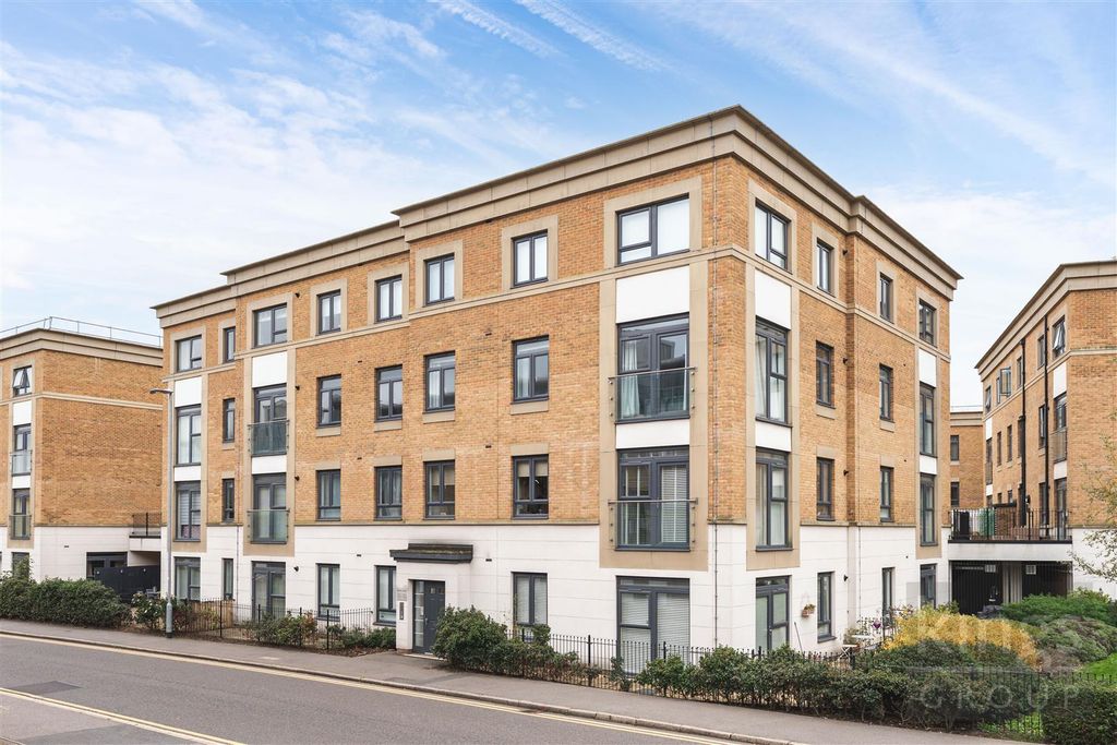 Property photo 1 of 10