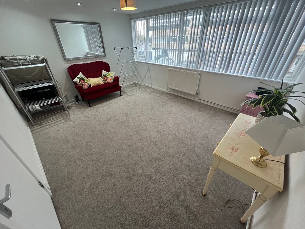 Property photo 3 of 14 Image