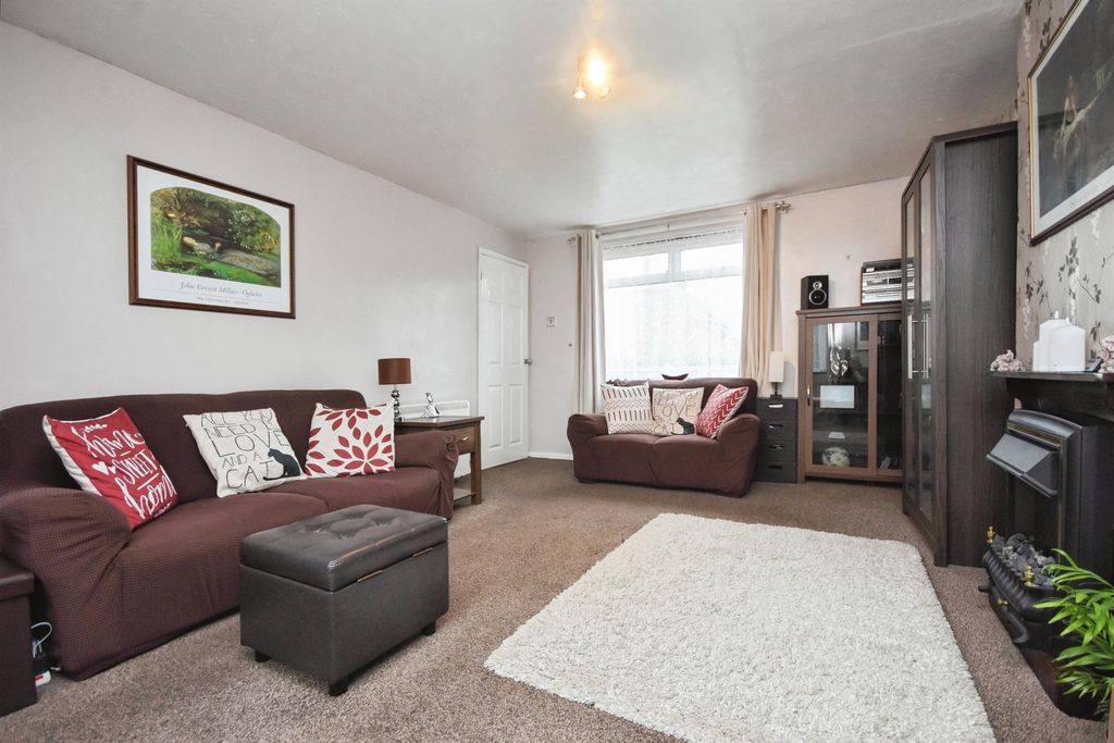 Property photo 2 of 19