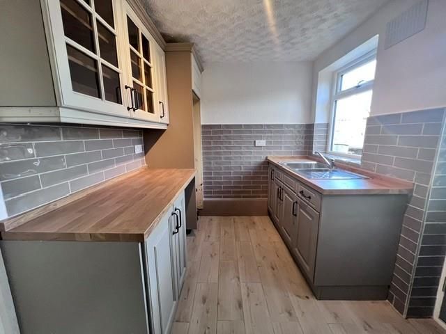 Property photo 3 of 8 Kitchen 1.Jpg