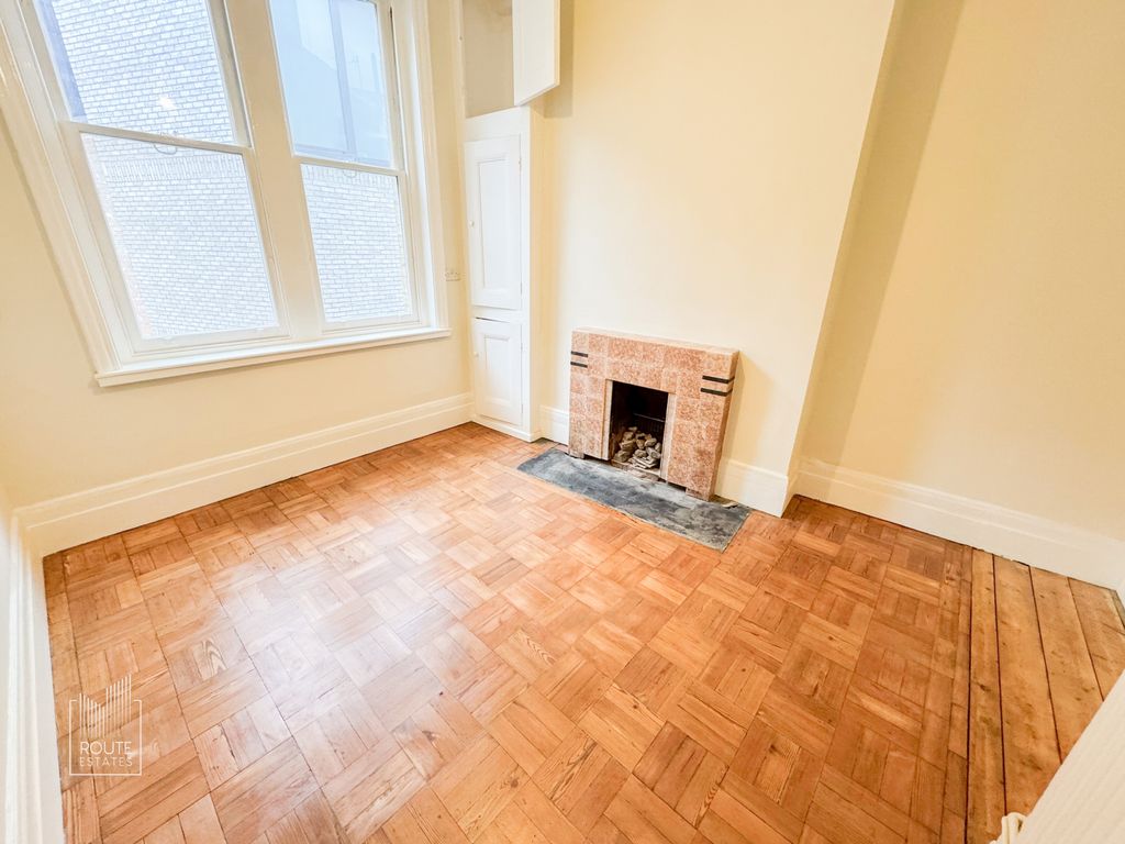 Property photo 3 of 8 Photo 5