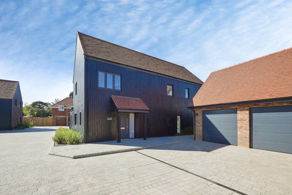 Property photo 3 of 22 Pbox-Img.Jpg