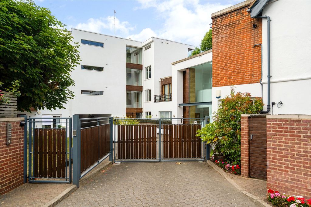 Property photo 2 of 20 Picture No. 04