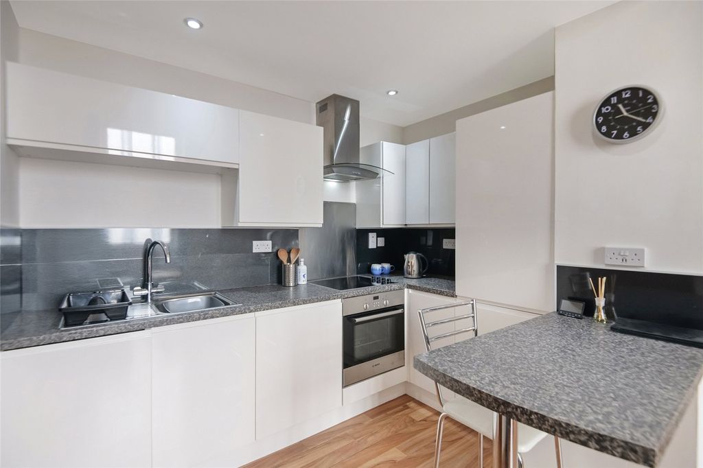 Property photo 3 of 16 Picture No. 33