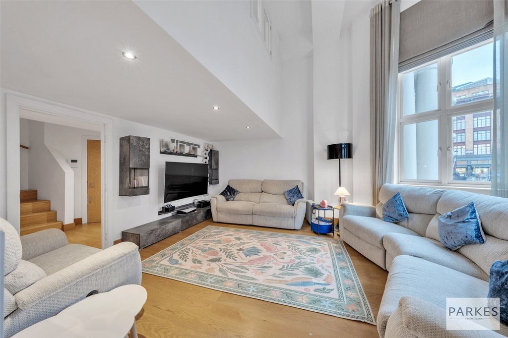 Property photo 2 of 23 Picture No. 41