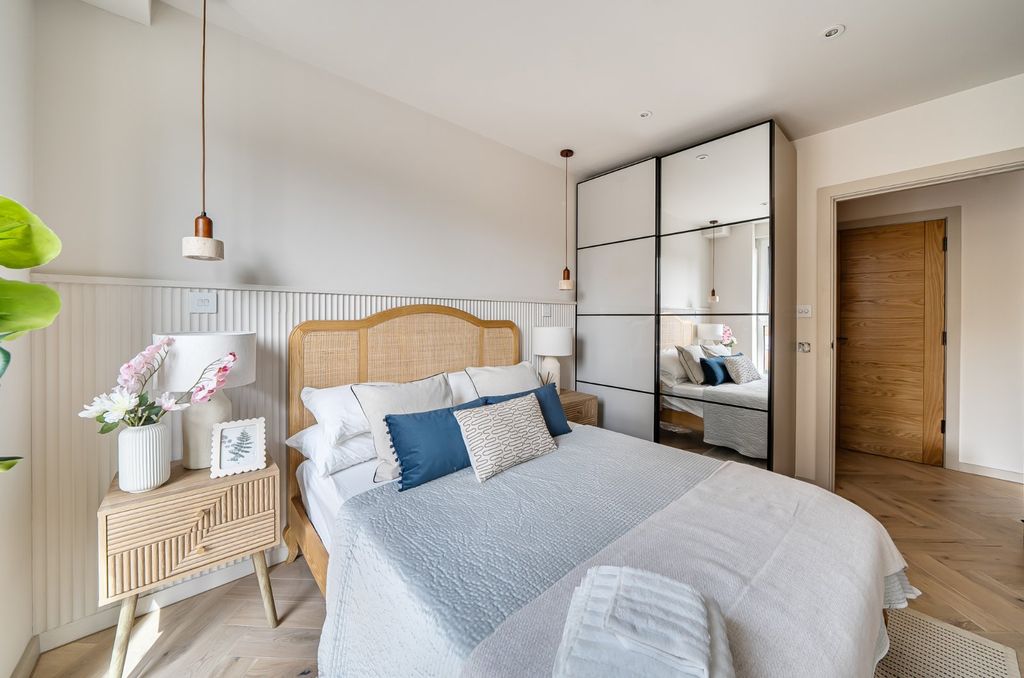 Property photo 2 of 21 Picture No. 24