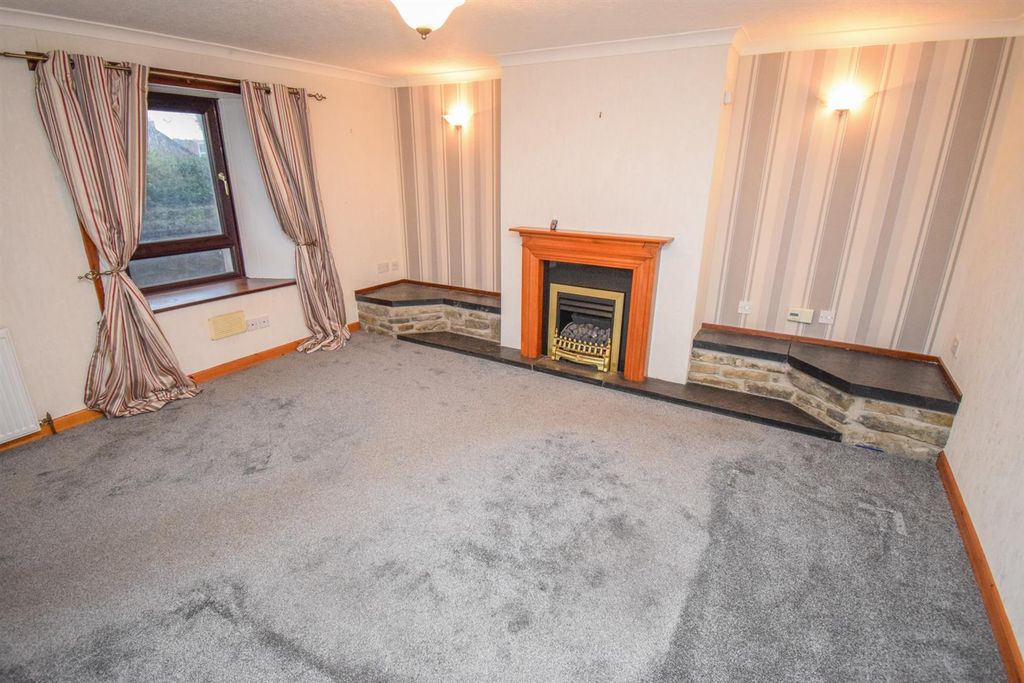 Property photo 2 of 21 Lounge