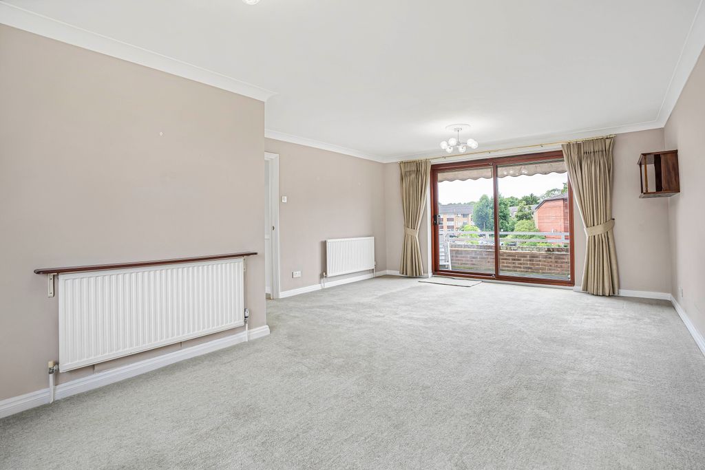 Property photo 3 of 23