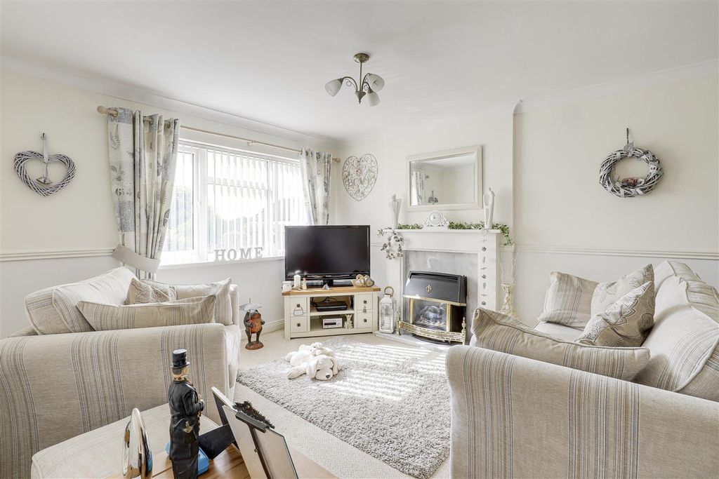 Property photo 2 of 20 4166.Jpg
